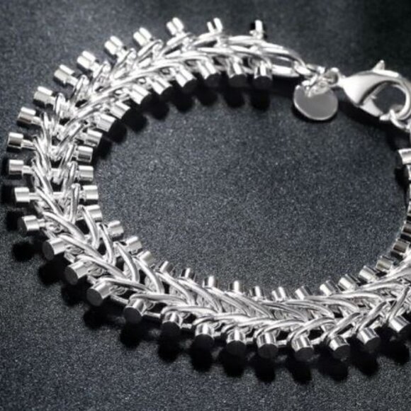 Twisted Chain with Small Balls Bracelet - Picture 1 of 6